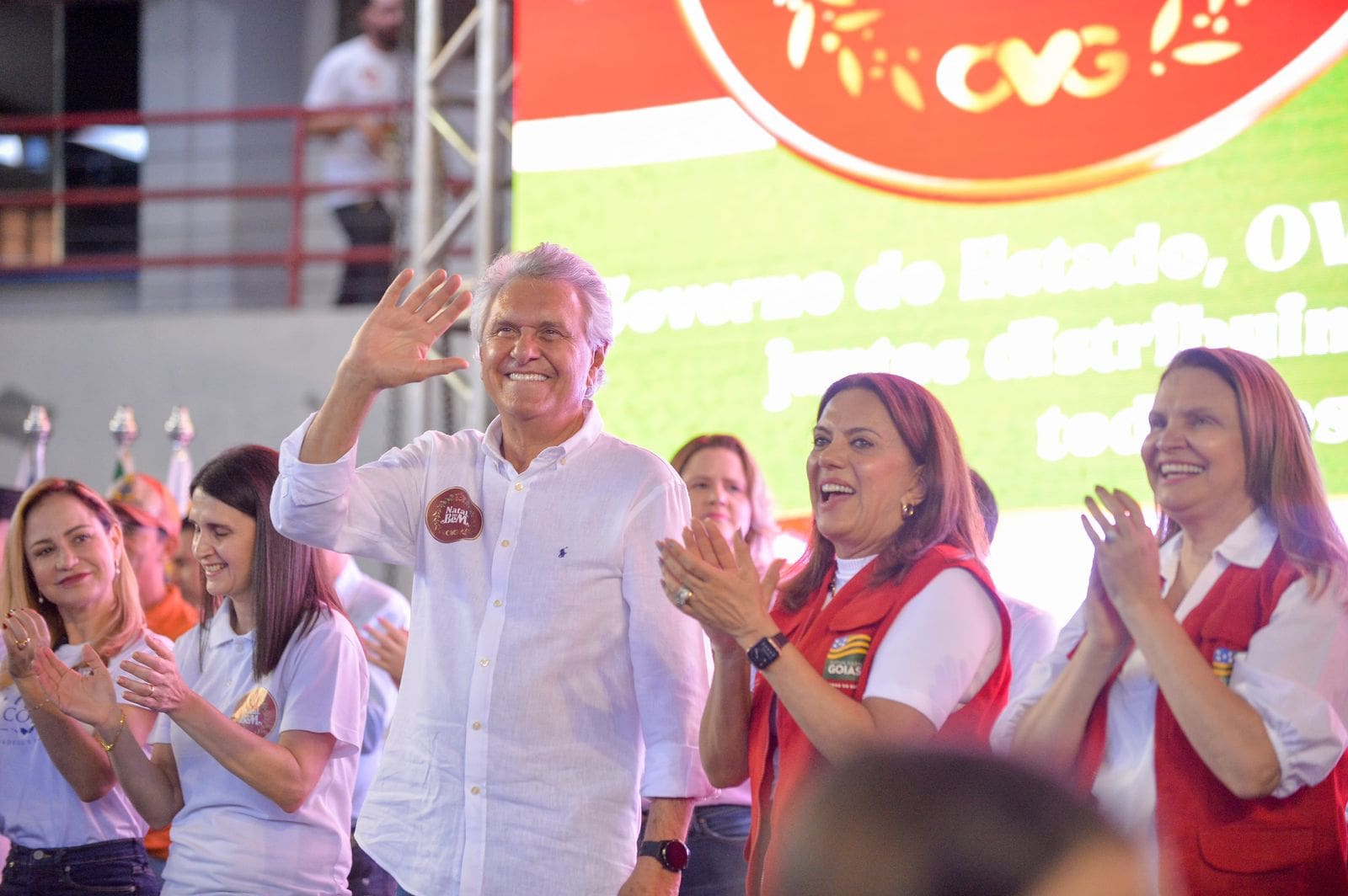 Caiado Entrega Brinquedos Em An Polis Ag Ncia Cora Coralina De Not Cias