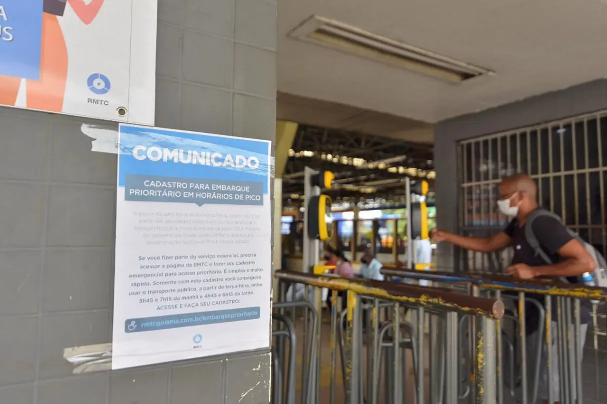 Caiado participa da inauguração do terminal Paulo de Siqueira Garcia nesta terça