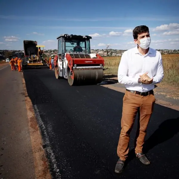 Presidente da Goinfra, Pedro Sales, vistoria obras nas GOS 020 e 537