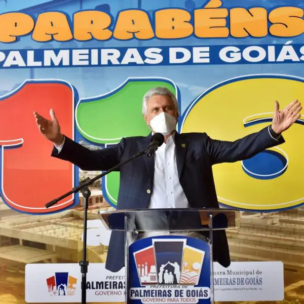 Governador no evento de aniversário de Palmeiras de Goiás