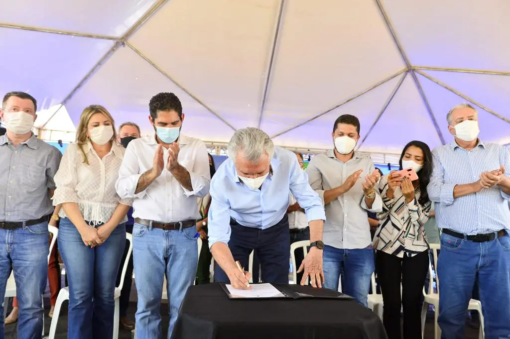 governador e vice em lançamento de obra