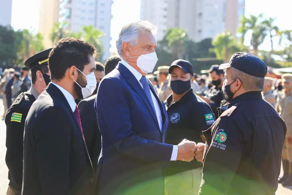 Caiado em cerimônia que homenageou policiais