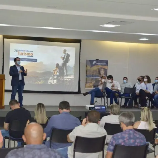 reunião da primeira edição da GoiásFomento na Rota do Turismo, em Caldas