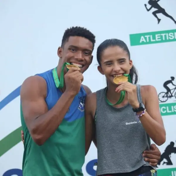 atletas com medalhas nos Jogos Estudantis de Goiás
