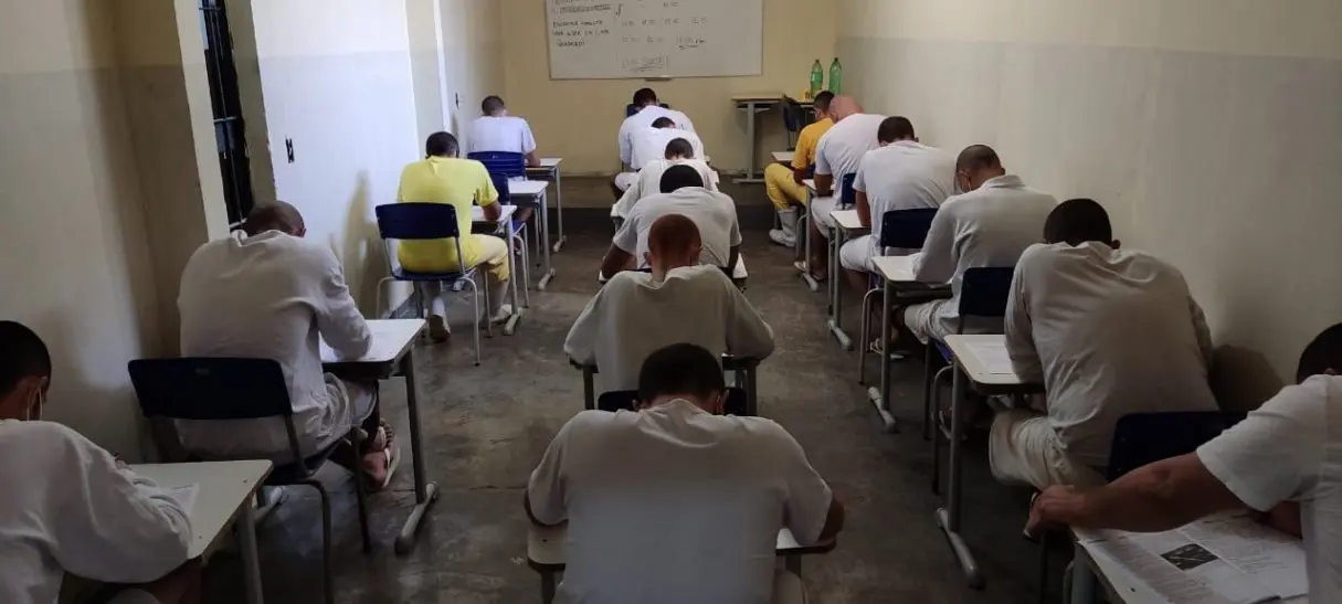 POPULACAO CARCERARIA- EXAME PARA CONCLUSÃO DOS ESTUDOS 6