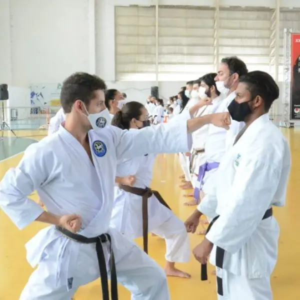 treino de karatê