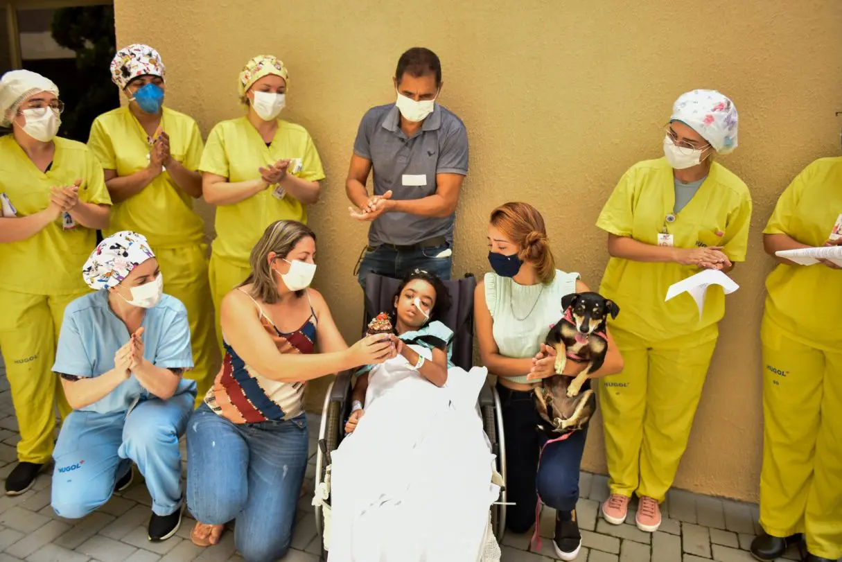 paciente, família e cachorrinha