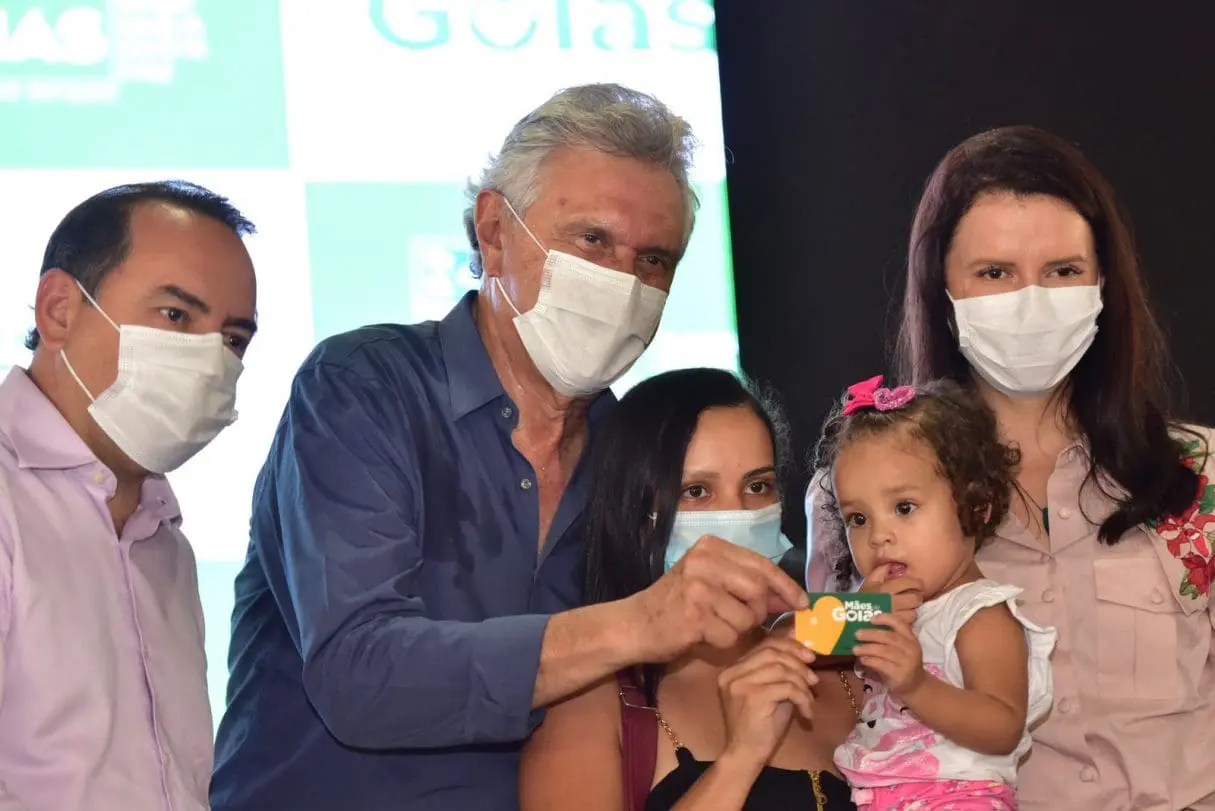 CAIADO NA ENTREDA DOS CARTÕES MÃES DE GOIÁS