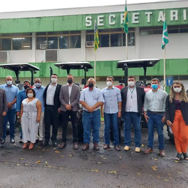 entrega de maquinário na Seapa