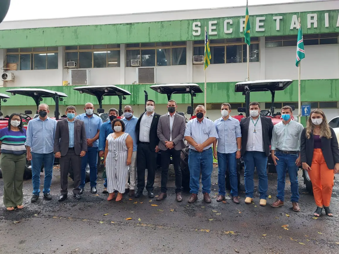 entrega de maquinário na Seapa