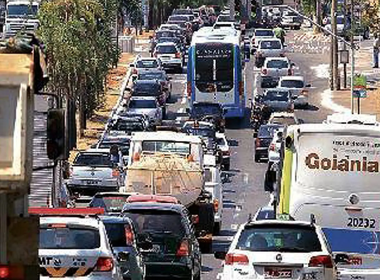 Setor de Serviços em Goiás registra maior alta do país em julho TRANSITO EM GOIANIA