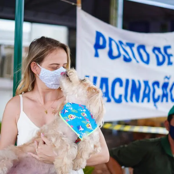 Karise Campos tem duas filhas e foi contemplada com cartão do Mães de Goiás, que provê R$ 250 mensais para mulheres com filhos menores de seis anos