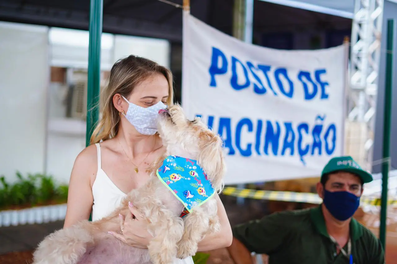 Karise Campos tem duas filhas e foi contemplada com cartão do Mães de Goiás, que provê R$ 250 mensais para mulheres com filhos menores de seis anos