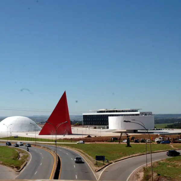 OSCAR NIEMEYER