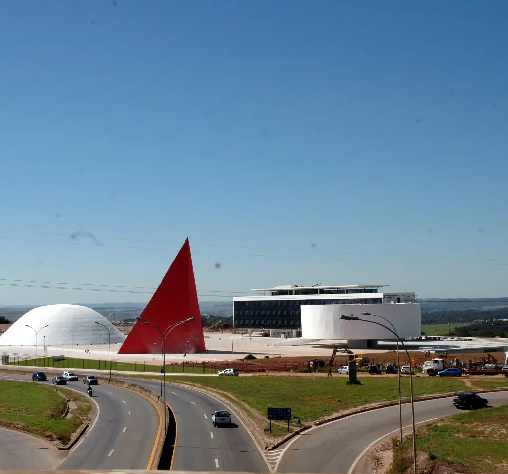 OSCAR NIEMEYER