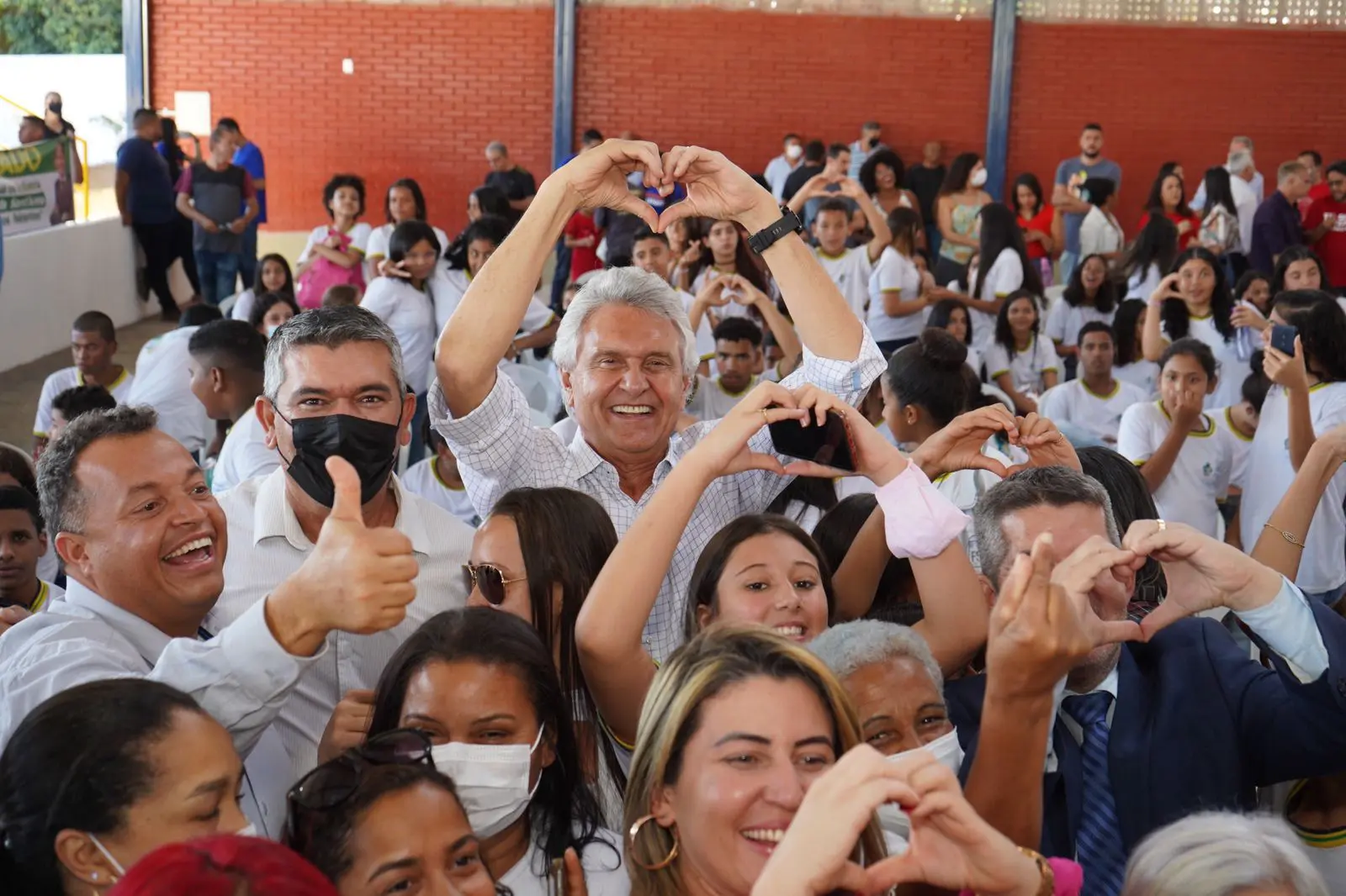 CAIADO A. LINDAS- ESCOLA 5