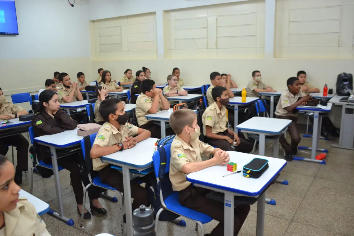 COLEGIO MILITAR