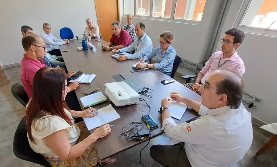 Reunião dos integrantes do Comitê Estadual de Sanidade Avícola (Coesa)