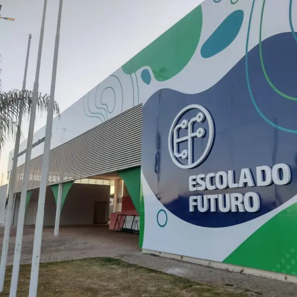 Fachada de uma das Escolas do Futuro