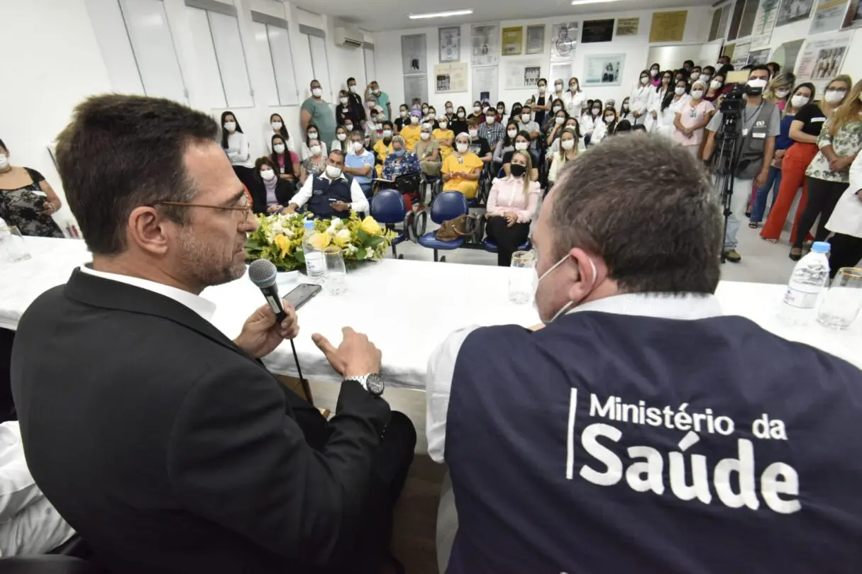 secretário da saúde na solenidade