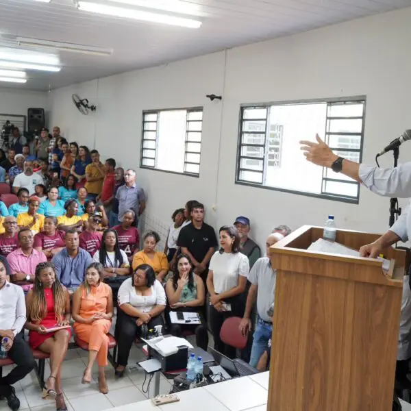 Diploma de alfabetização do projeto Tecendo Saber