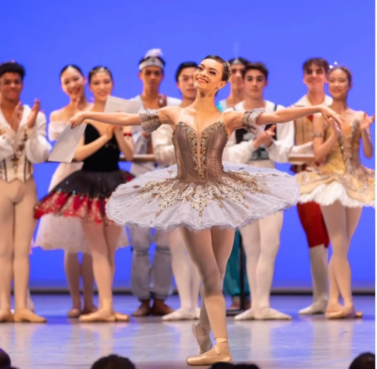 Bailarina da EFG em ganha prêmio na maior competição mundial de dança