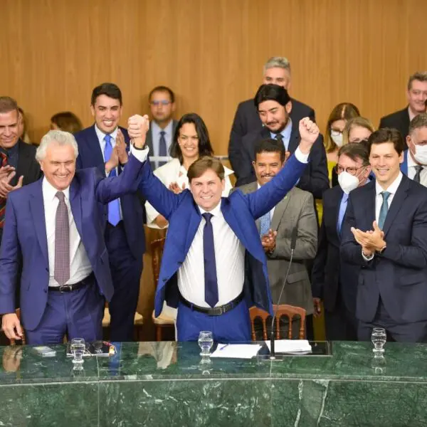 Caiado participa da posse de deputados estaduais e reforça a parceria com o governo