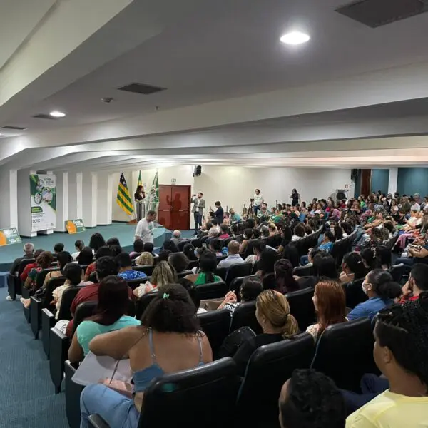 Retomada entrega R$ 609 mil em benefícios do Goiás Social a 238 alunos do Cotec