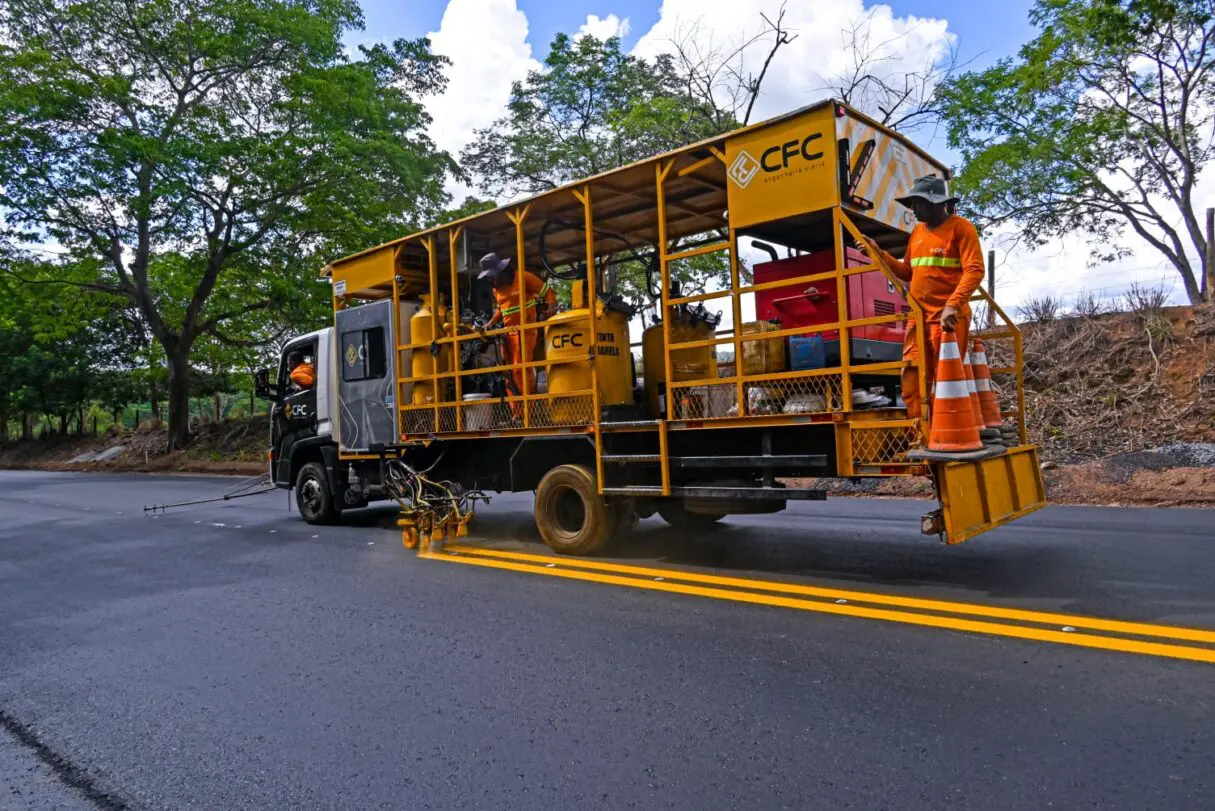 Obras na pista - Goinfra lança edital para contratar serviços de sinalização viária