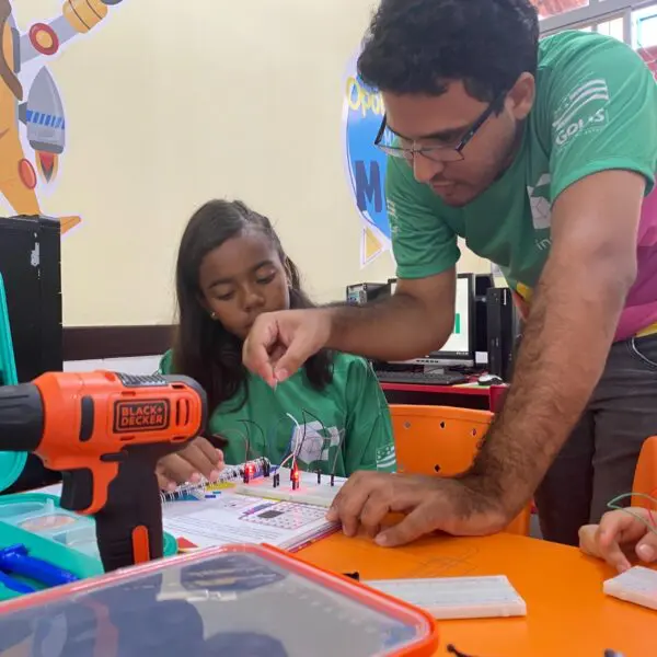 Programa Include tem vagas para monitores e facilitadores de robótica, em Rio Verde