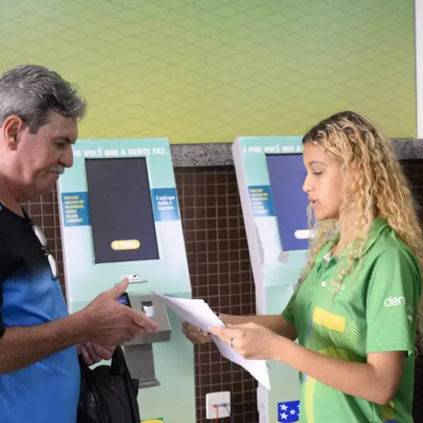 Jovens do Aprendiz do Futuro impulsionam o atendimento do Vapt Vupt