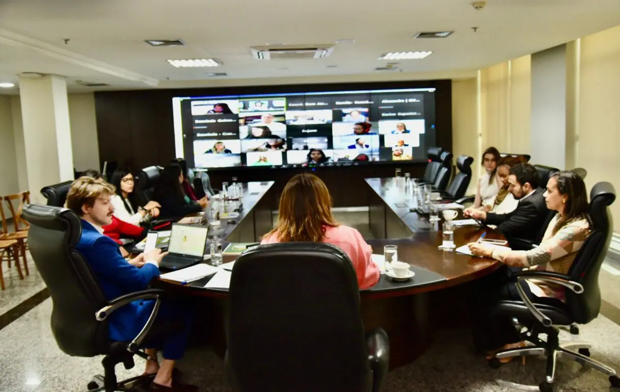 Gracinha Caiado discute realização de conferências de assistência social