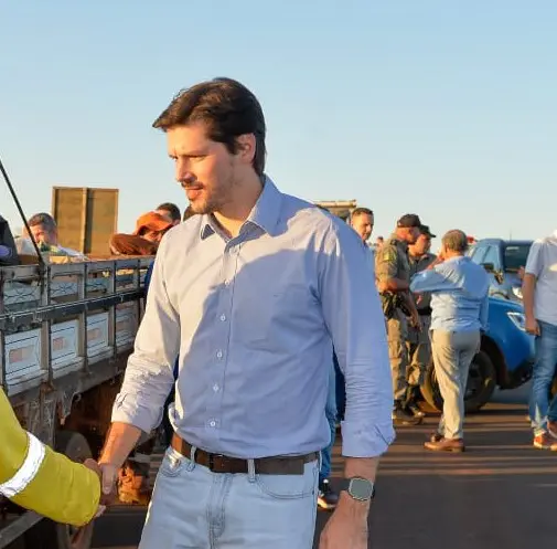 Daniel Vilela participa de passeio ciclístico em campanha do Maio Amarelo