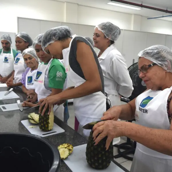 Alunos no curso para agricultores familiares_Emater