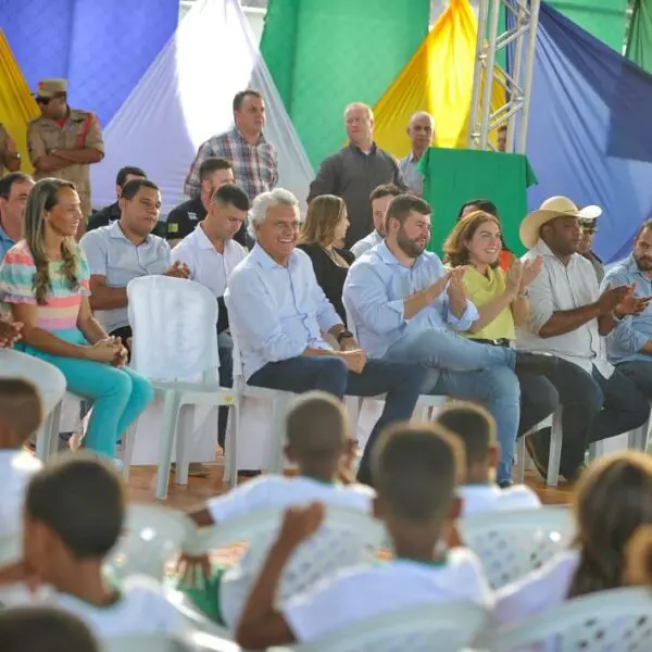Caiado inaugura Escola Padrão Século XXI em Teresina de Goiás