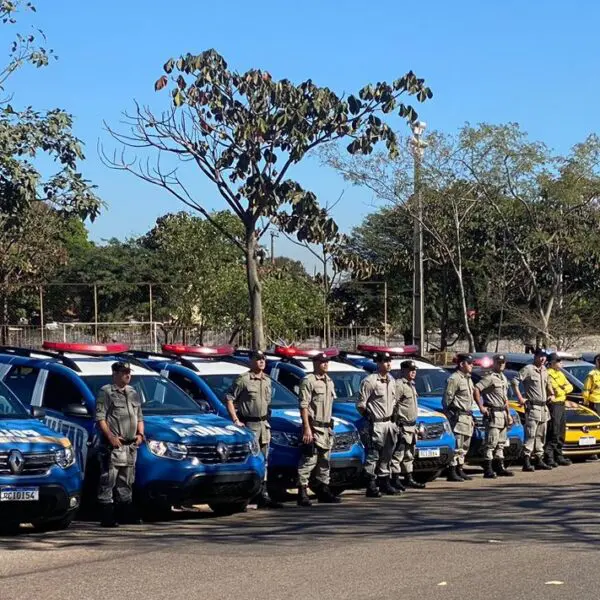 Foram lavrados 60 autos de infração por estacionamento irregular