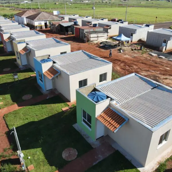 Casas a custo zero construídas pela Agehab