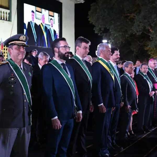 Caiado entrega Comenda da Ordem do Mérito Anhanguera