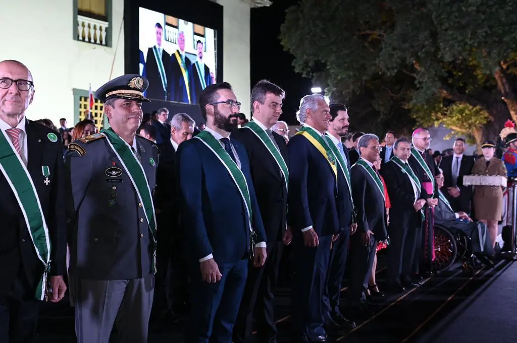 Caiado entrega Comenda da Ordem do Mérito Anhanguera