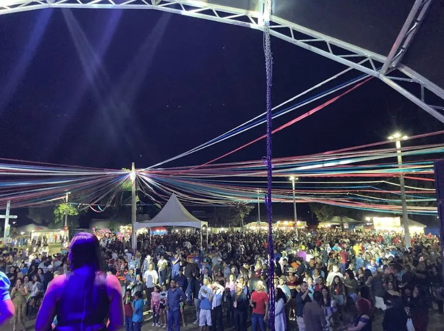 A festa é um tipo de tradição folclórica de raízes luso-africanas