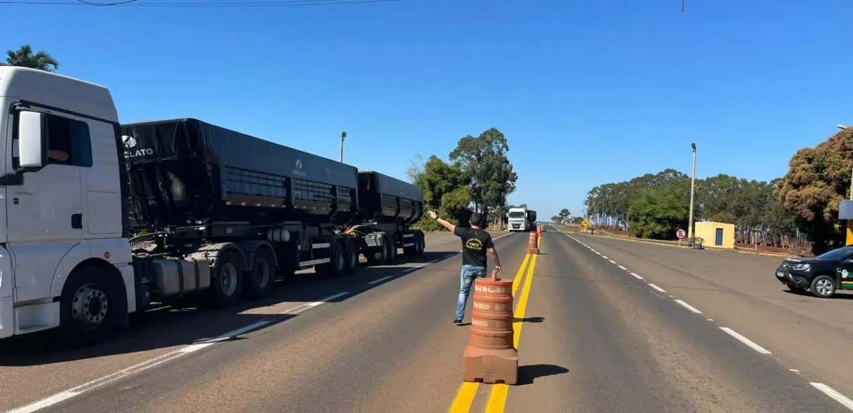 Operação nas rodovias autua 3.900 toneladas de grãos