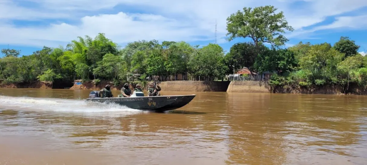 Forças da segurança em braco nas férias no Araguaia