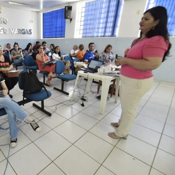 Oficina sobre violência na escola