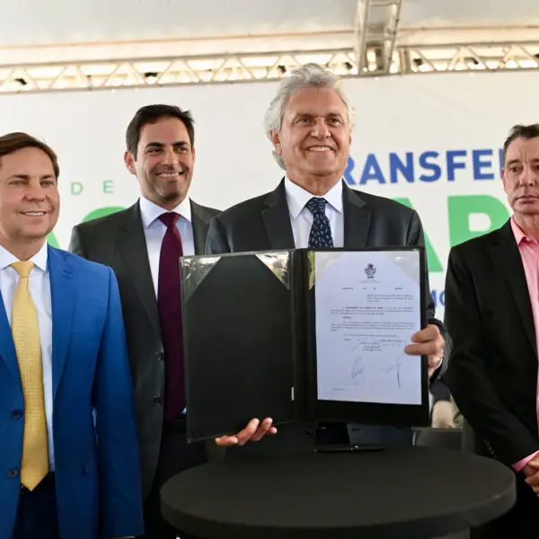 Caiado reitera compromisso com história do Estado ao transferir capital para Santa Cruz de Goiás