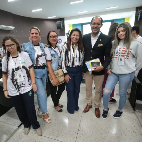 VII Concurso Literário de Redação Bariani Ortencio premia professores e estudantes