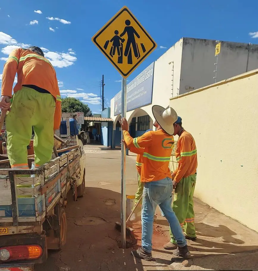 Detran implanta 20 mil metros de sinalização em áreas urbanas em julho