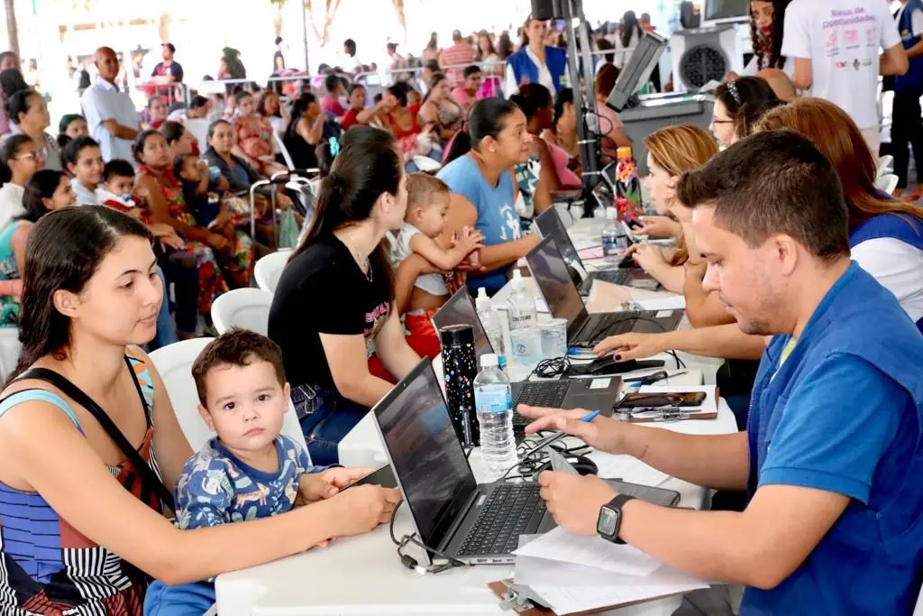 Gracinha Caiado abre evento do Goiás Social, em Águas Lindas