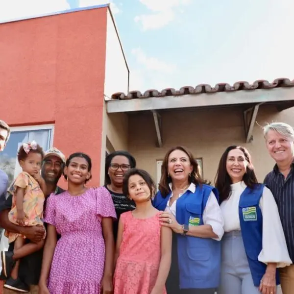 Gracinha Caiado entrega benefícios do Goiás Social em Rio Verde