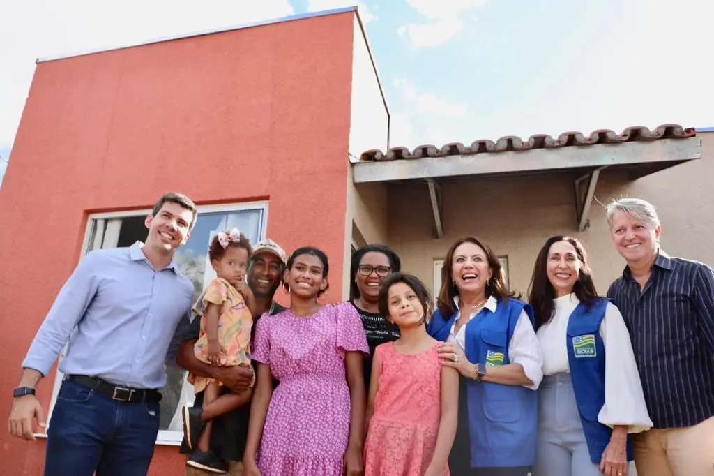 Gracinha Caiado entrega benefícios do Goiás Social em Rio Verde