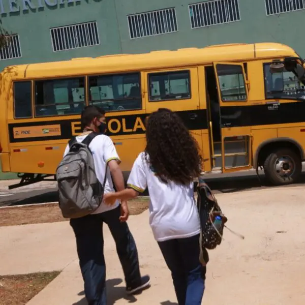 Seduc garante transporte escolar para estudantes de zonas rurais do estado